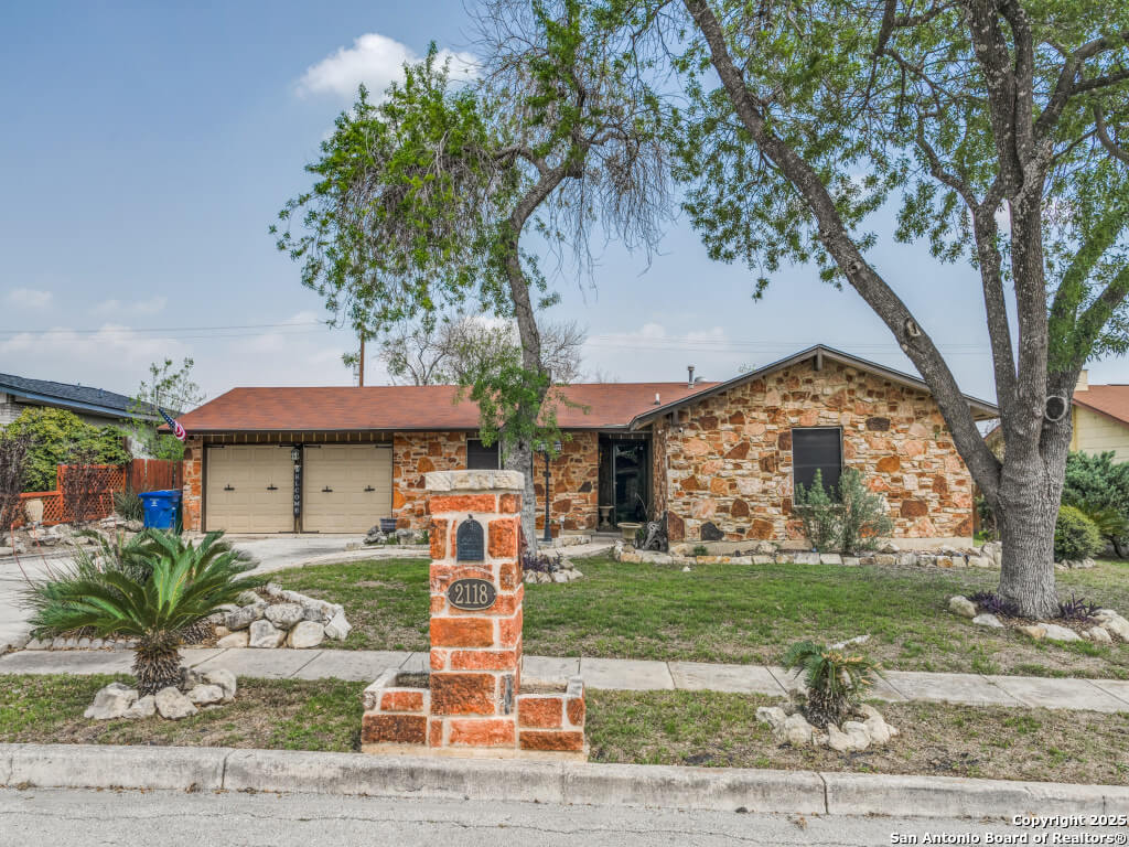 2118 Cedar Run Dr, San Antonio, TX 78245
